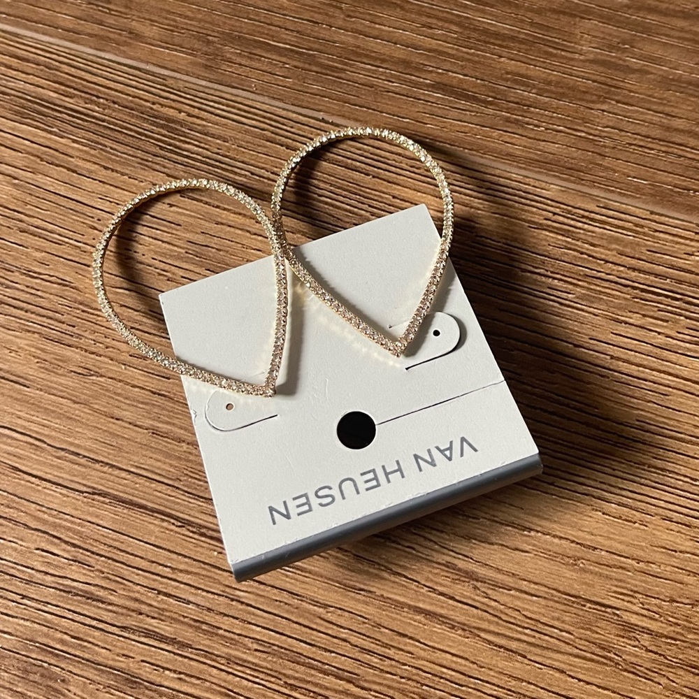 VAN HEUSEN-NWT Gold Tone & CZ Tear Drop Earrimgs - Picture 3 of 8